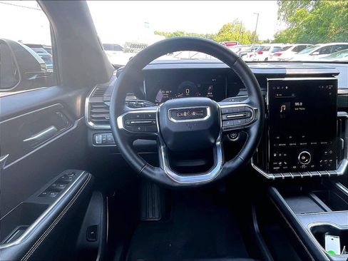 Used 2026 GMC Acadia Elevation w/ Elevation Premium Package AWD/4WD image 17
