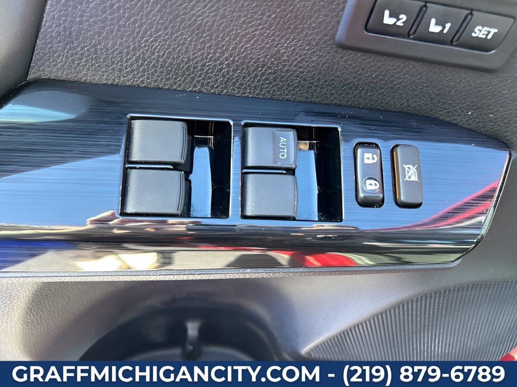Used 2018 Toyota RAV4 Limited w/ Protection Package AWD/4WD image 15