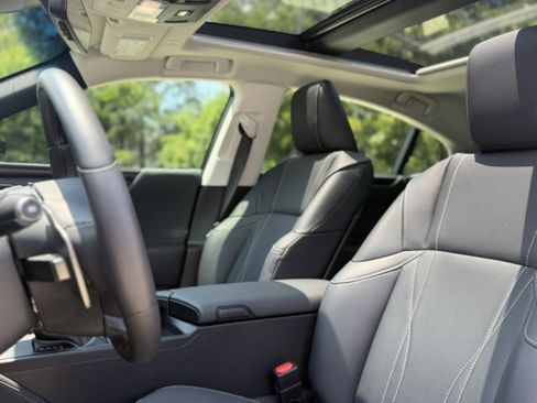 Used 2025 Lexus ES 350 Ultra Luxury FWD image 14