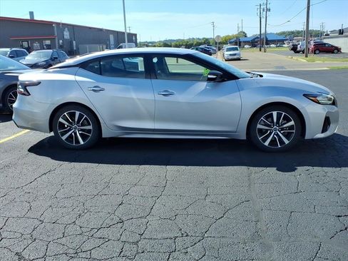 Used 2023 Nissan Maxima SV w/ Floor Mat Group image 2