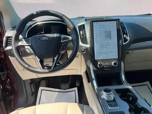 Used 2021 Ford Edge Titanium AWD/4WD image 10