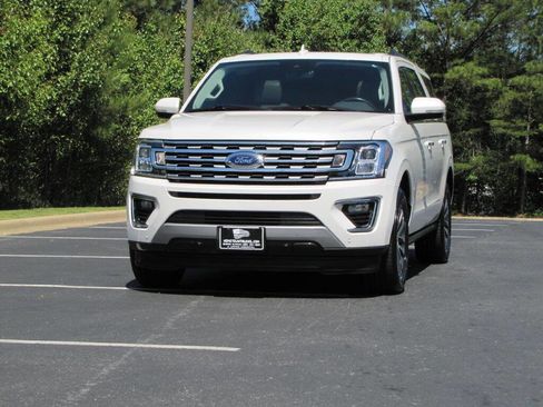 Used 2018 Ford Expedition Max Limited w/ Equipment Group 301A RWD image 9