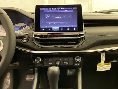 New 2025 Jeep Compass Latitude w/ Altitude Special Edition image 10