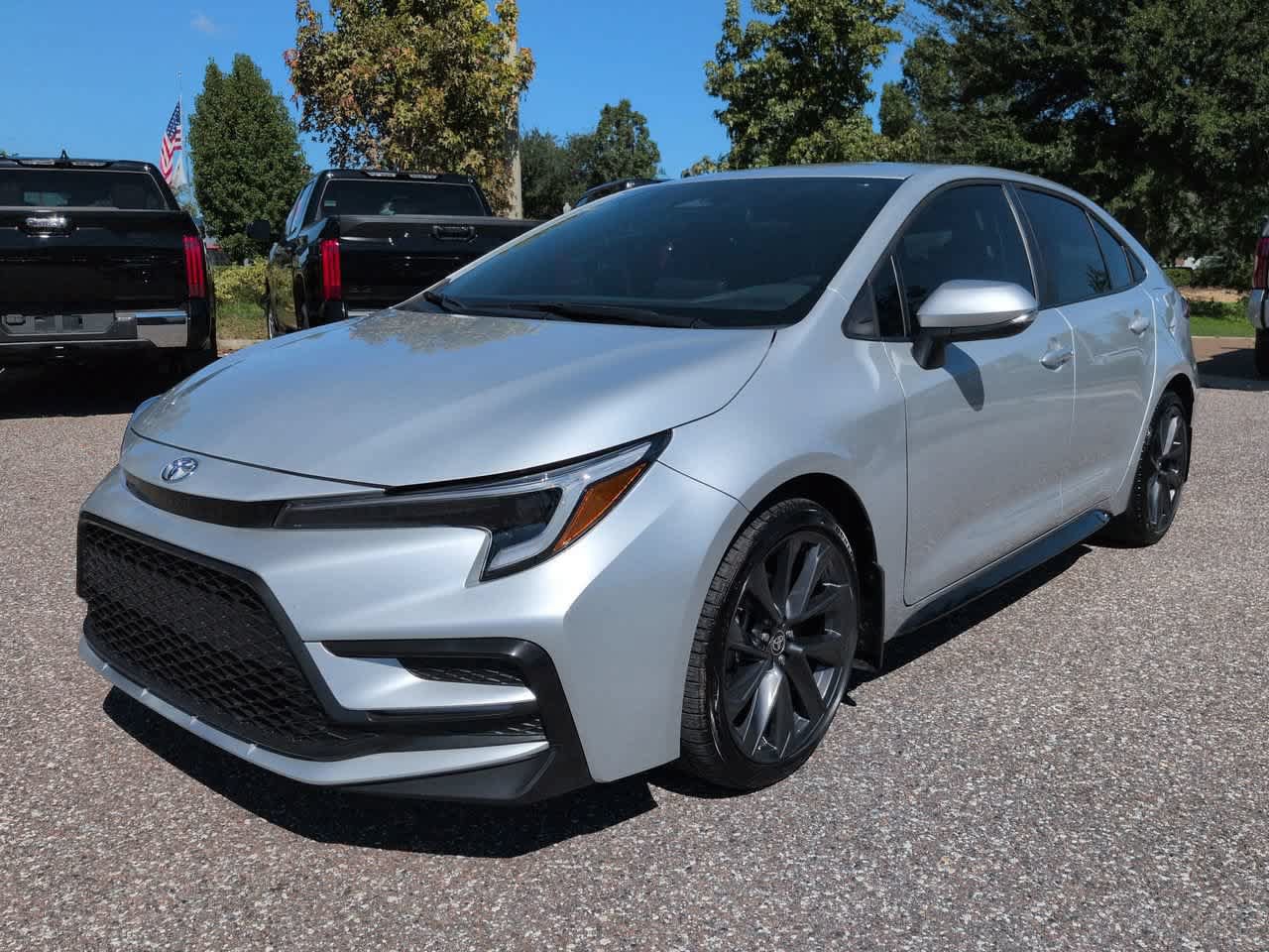Certified 2026 Toyota Corolla SE FWD image 2