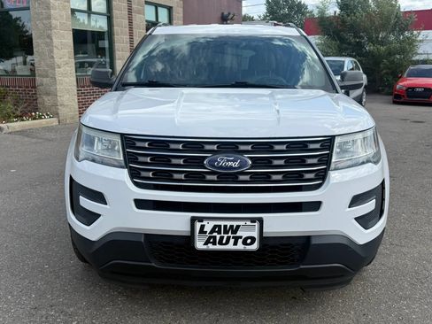 Used 2017 Ford Explorer FWD image 2