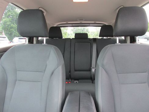 Used 2023 Nissan Rogue S AWD/4WD image 10