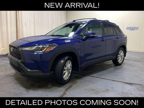 Used 2022 Toyota Corolla Cross LE AWD/4WD image 41