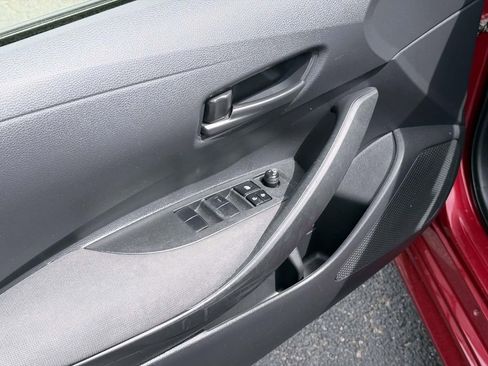 Used 2022 Toyota Corolla LE FWD image 17