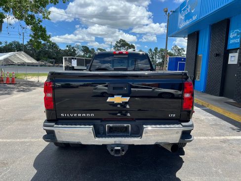 Used 2016 Chevrolet Silverado 3500 LTZ image 4