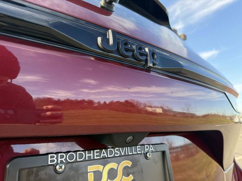 Used 2023 Jeep Grand Cherokee Altitude image 19