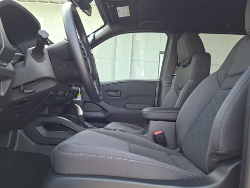 New 2026 Nissan Frontier SV w/ Tow Package AWD/4WD image 6