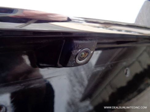 Used 2017 Kia Sedona LX w/ LX Essentials Premium Package image 18