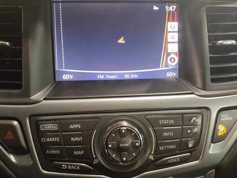 Used 2020 Nissan Pathfinder SL FWD image 25