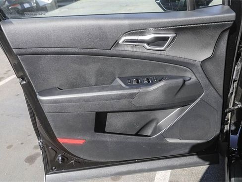 Used 2023 Kia Sportage LX image 21