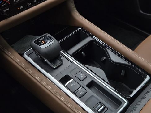 New 2026 Nissan Pathfinder Platinum FWD image 24