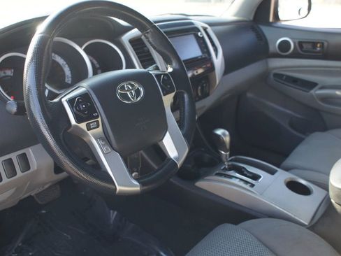 Used 2014 Toyota Tacoma PreRunner image 11