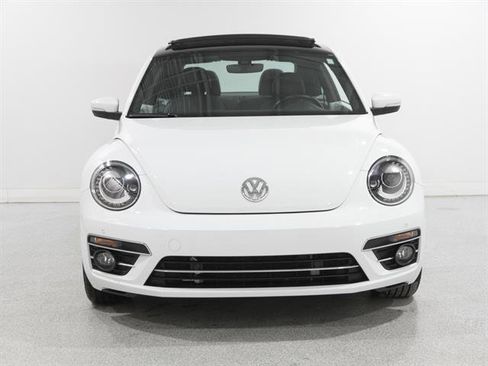 Used 2019 Volkswagen Beetle 2.0T SE image 2