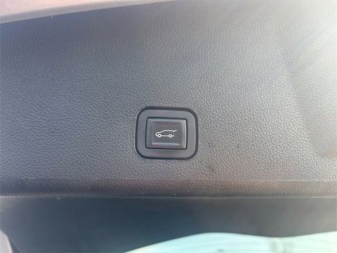 Used 2015 Cadillac SRX Luxury w/ Trailering Package image 17