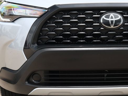 Used 2024 Toyota Corolla Cross L AWD/4WD image 10