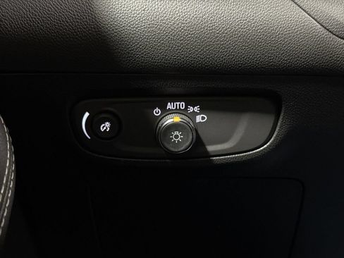 Used 2025 Buick Encore GX Preferred w/ Comfort Package FWD image 18