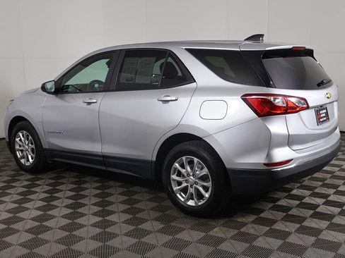 Used 2020 Chevrolet Equinox LS w/ LS Convenience Package FWD image 10