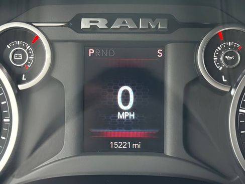 Used 2025 RAM 2500 Big Horn AWD/4WD image 16