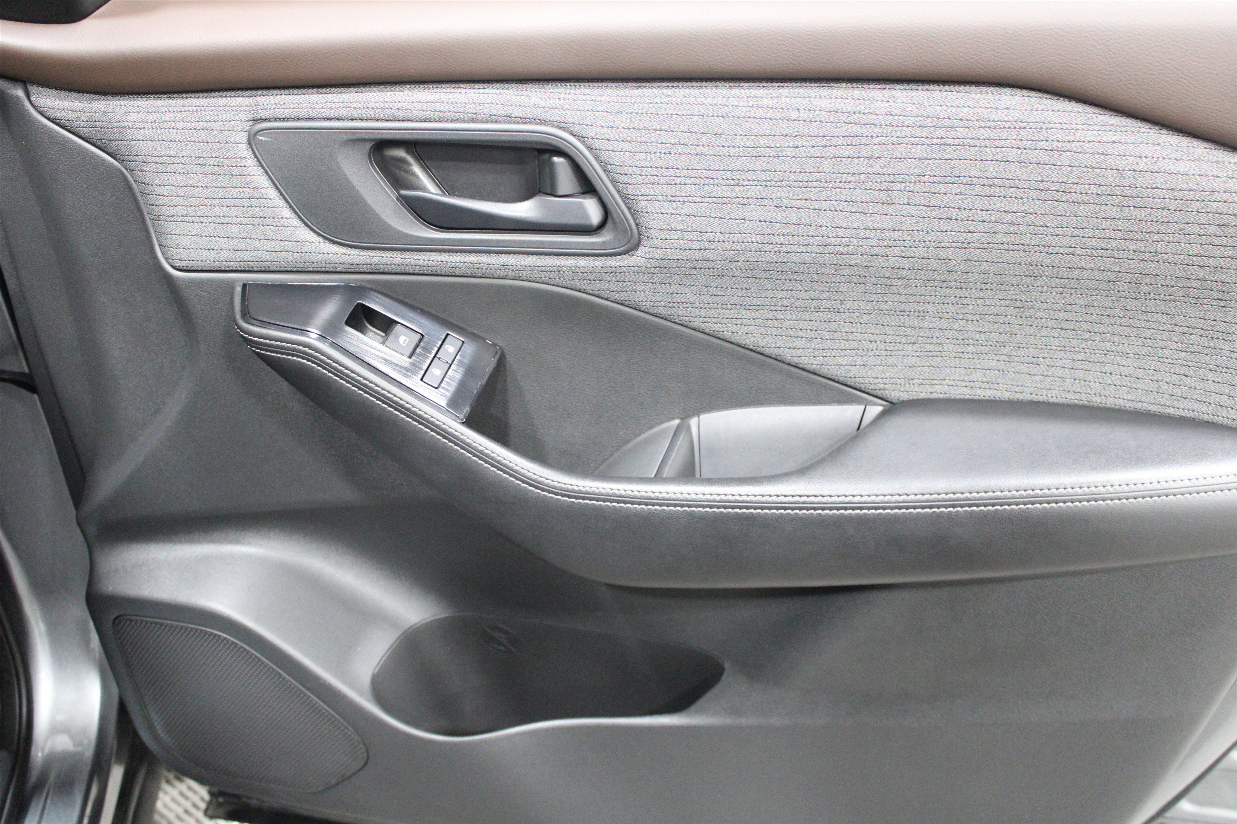 Used 2022 Nissan Rogue S AWD/4WD image 20