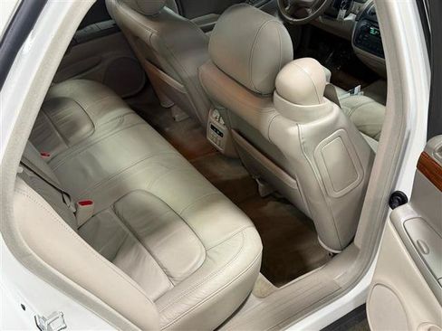 Used 2005 Cadillac De Ville Premium FWD image 16