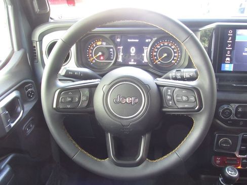 Used 2024 Jeep Wrangler Unlimited Sport AWD/4WD image 23