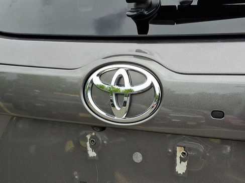 Used 2018 Toyota Highlander XLE AWD/4WD image 33