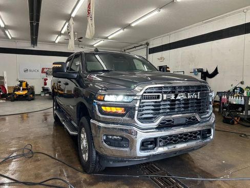 Certified 2025 RAM 2500 Big Horn AWD/4WD image 11
