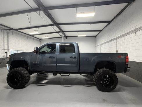 Used 2014 GMC Sierra 2500 SLT w/ SLT Convenience Package AWD/4WD image 10