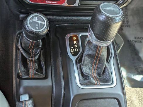 Used 2021 Jeep Gladiator Mojave AWD/4WD image 12