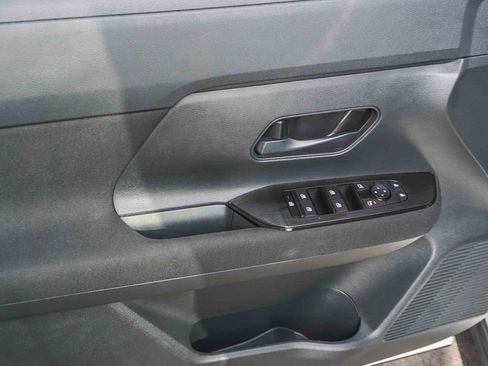 Used 2025 Nissan Kicks S FWD image 19