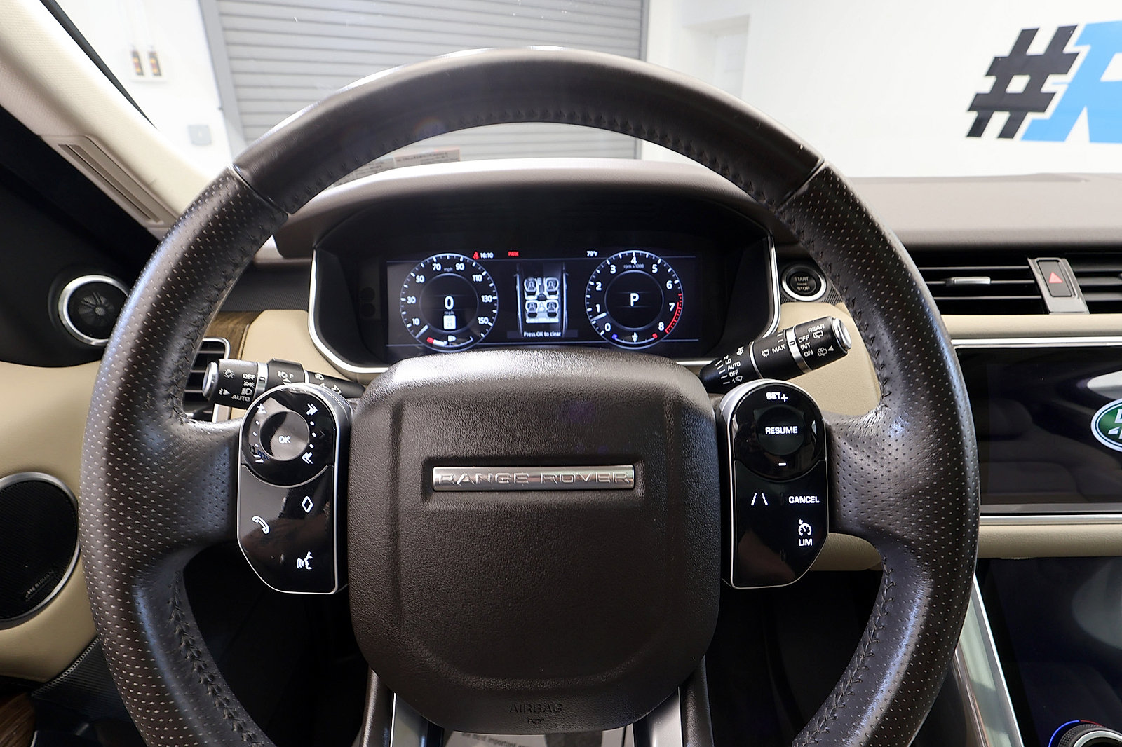Used 2018 Land Rover Range Rover Sport HSE AWD/4WD image 25