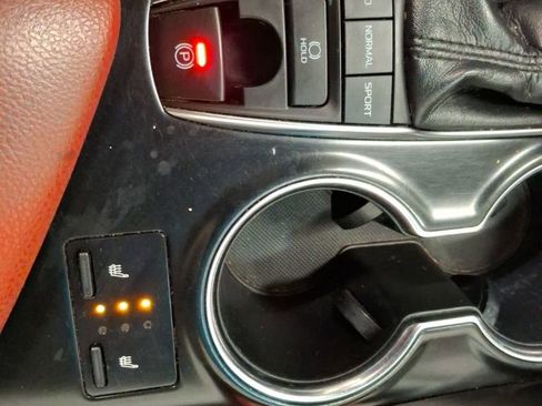 Used 2018 Toyota Camry XSE image 26