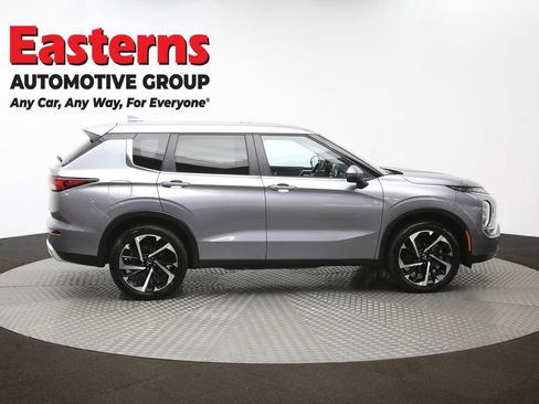 Used 2024 Mitsubishi Outlander SE image 44