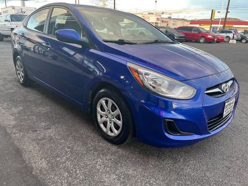 Used 2012 Hyundai Accent GLS image 7