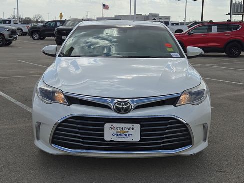 Used 2018 Toyota Avalon XLE Premium image 8