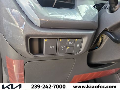 New 2027 Kia Seltos S FWD image 21