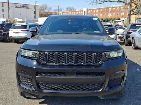 Used 2023 Jeep Grand Cherokee L Laredo image 2