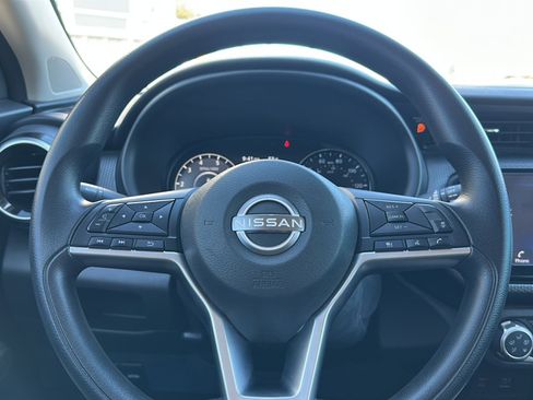 Used 2023 Nissan Kicks SV image 27