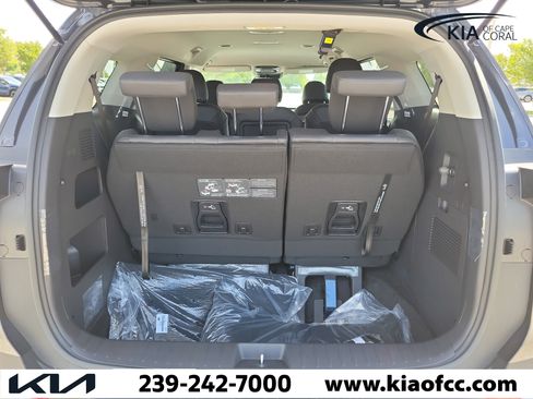 New 2026 Kia Carnival FWD image 10