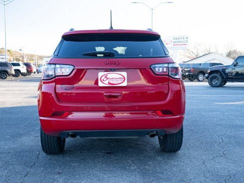 Used 2023 Jeep Compass Limited image 4