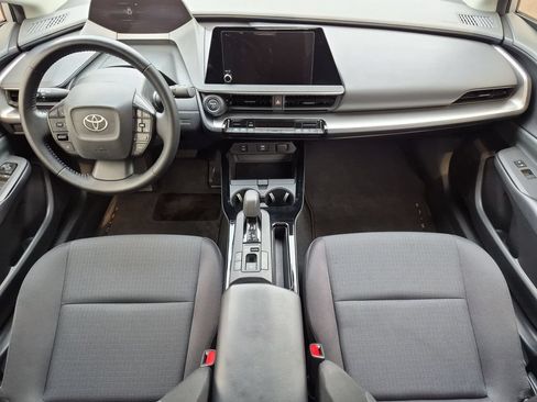 Used 2025 Toyota Prius LE FWD image 13