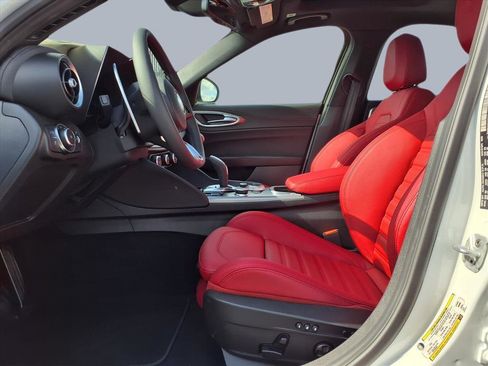 New 2025 Alfa Romeo Giulia image 8