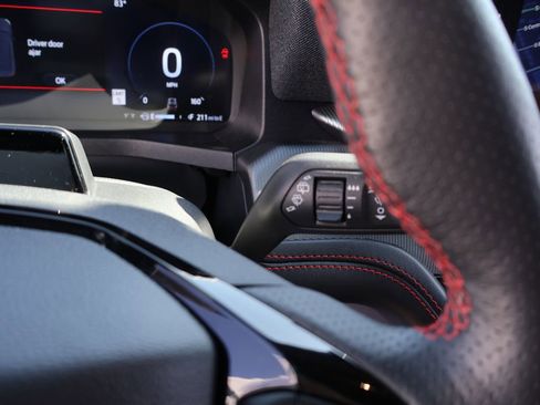 Used 2025 Ford Explorer ST-Line w/ ST-Line Street Pack image 35