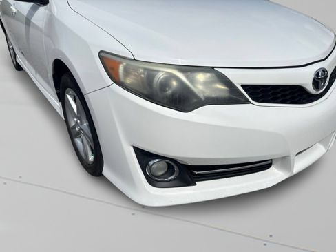Used 2014 Toyota Camry SE FWD image 33