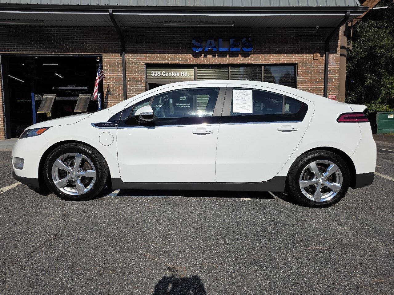 Used 2013 Chevrolet Volt w/ Enhanced Safety Package 2 FWD image 3