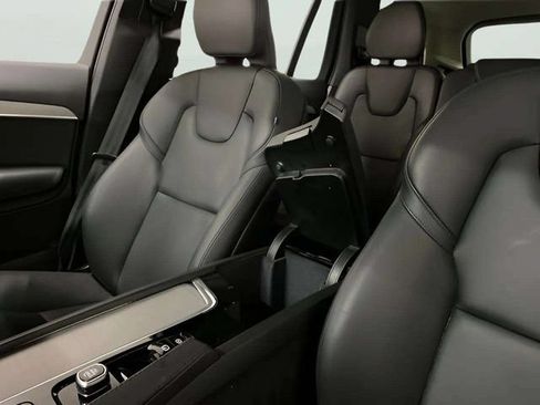 Used 2025 Volvo XC90 B5 Core AWD/4WD image 89